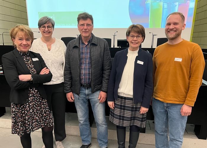 Anwesende Kantonsratskandidierende, v.l.n.r. Tresa Stübi Caven, Inge Lichtsteiner, Reto Frank, Gabriela Schnider-Schnieder, Marcel Budmiger